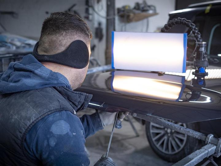 Débosseleur carrosserie Givors